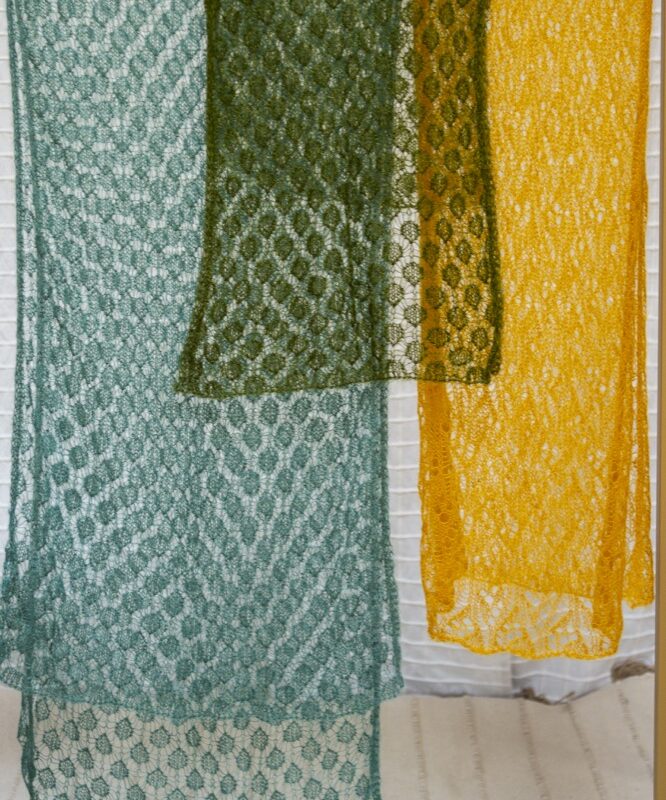 Petite écharpe tricotée dentelle 60x90