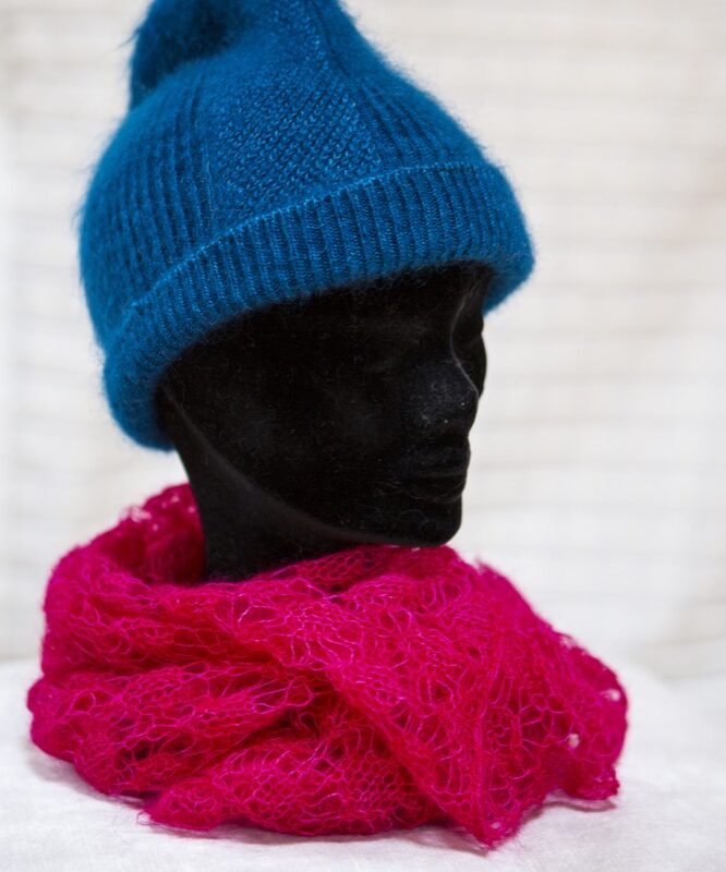 Petite écharpe tricotée dentelle 60x90